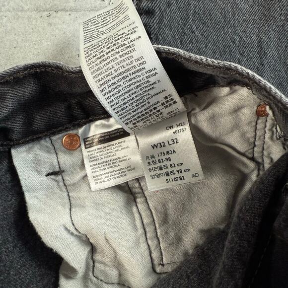 Levis 501 Jeans Mens 32x32 Black denim faded washed out jeans button fly - Picture 8 of 9